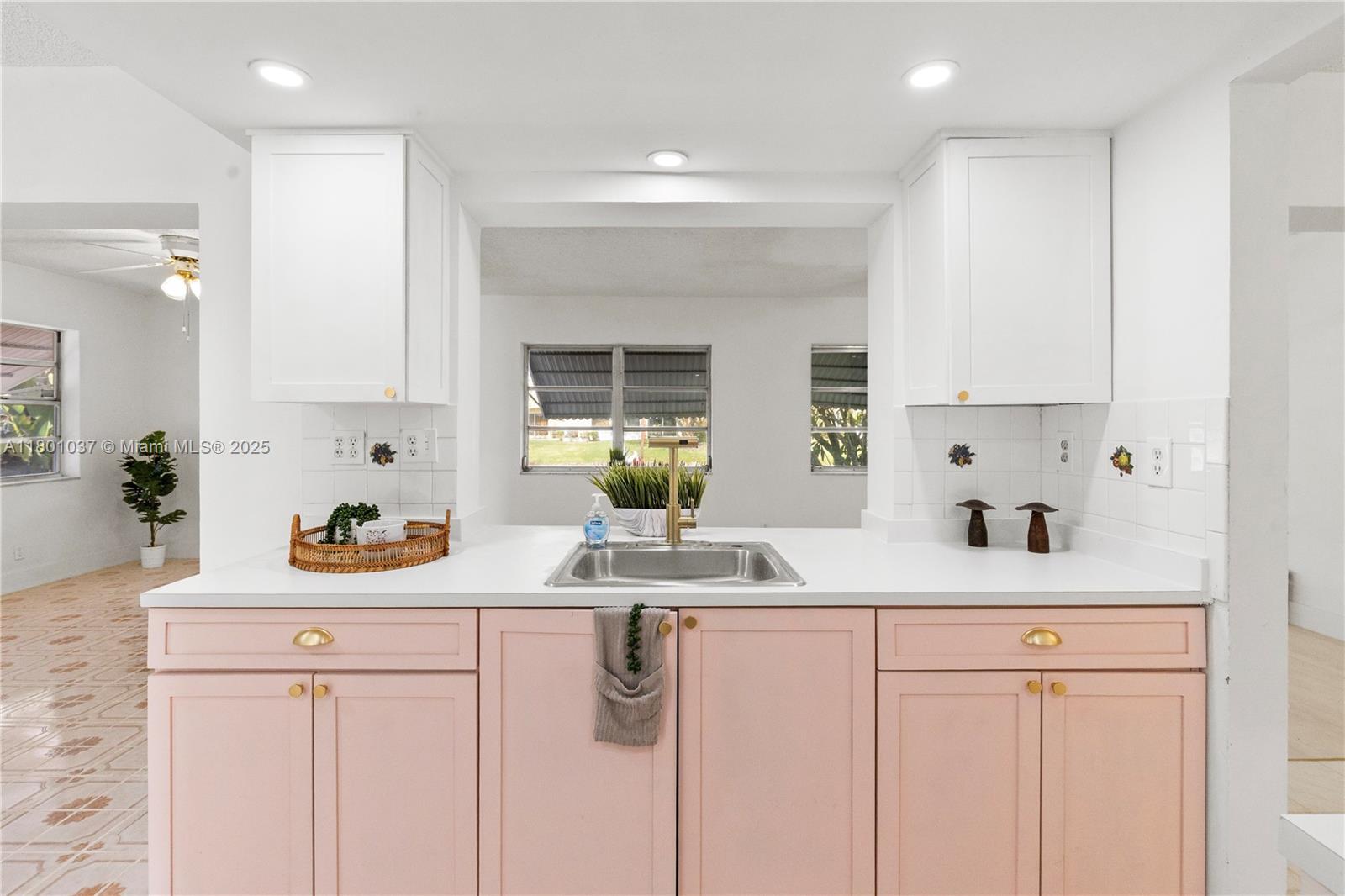 5706 NW 81st Ave, Tamarac, Florida image 18