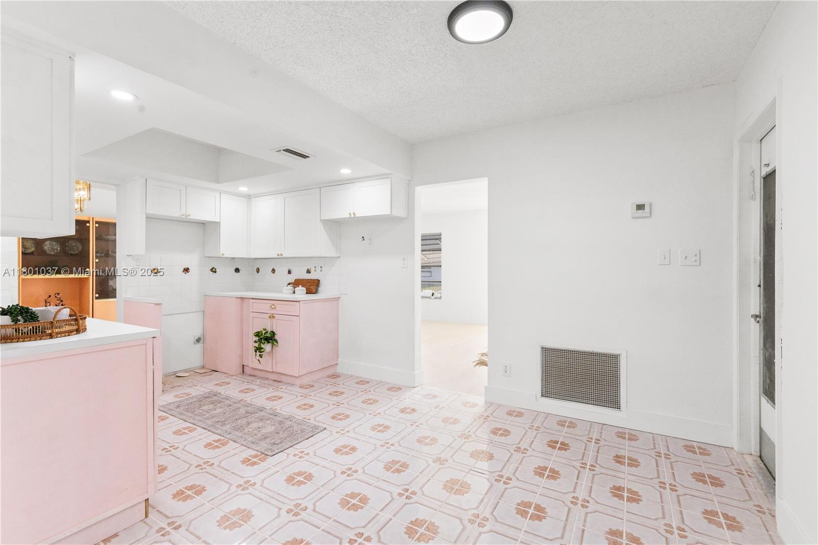 5706 NW 81st Ave, Tamarac, Florida image 21