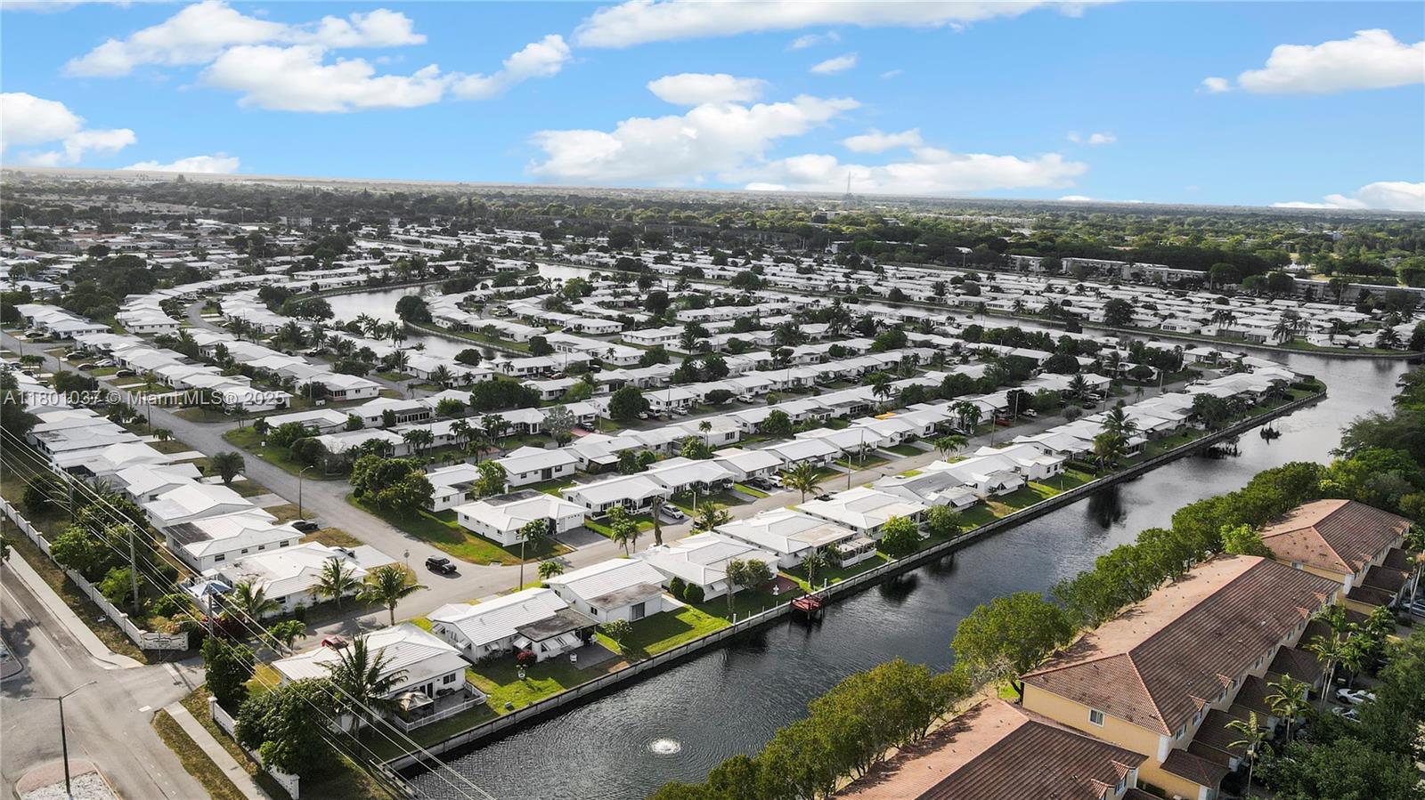 5706 NW 81st Ave, Tamarac, Florida image 32
