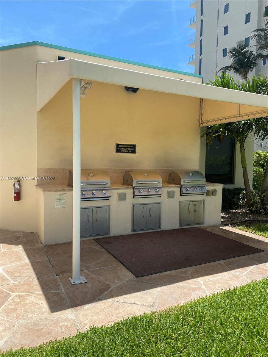 Residential, Riviera Beach, Florida image 27