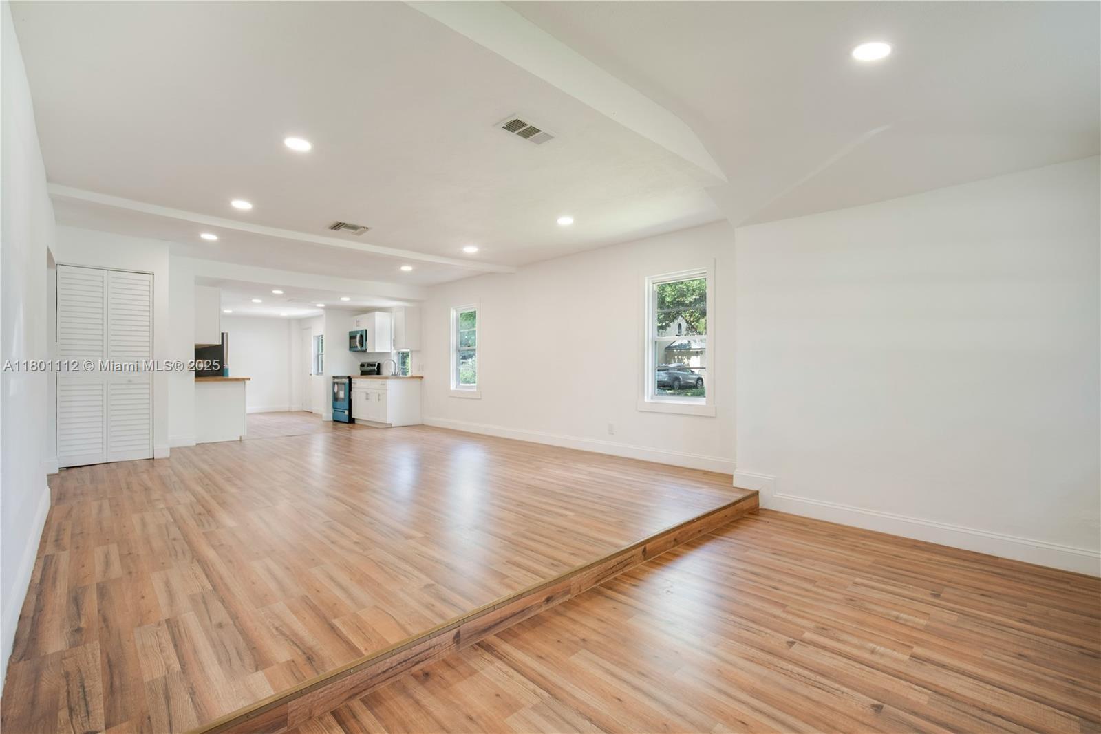 Residential, Hollywood, Florida image 11
