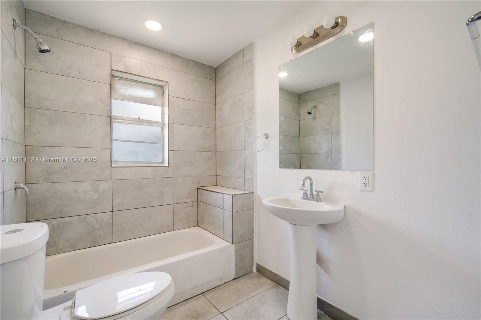 Residential, Hollywood, Florida image 19