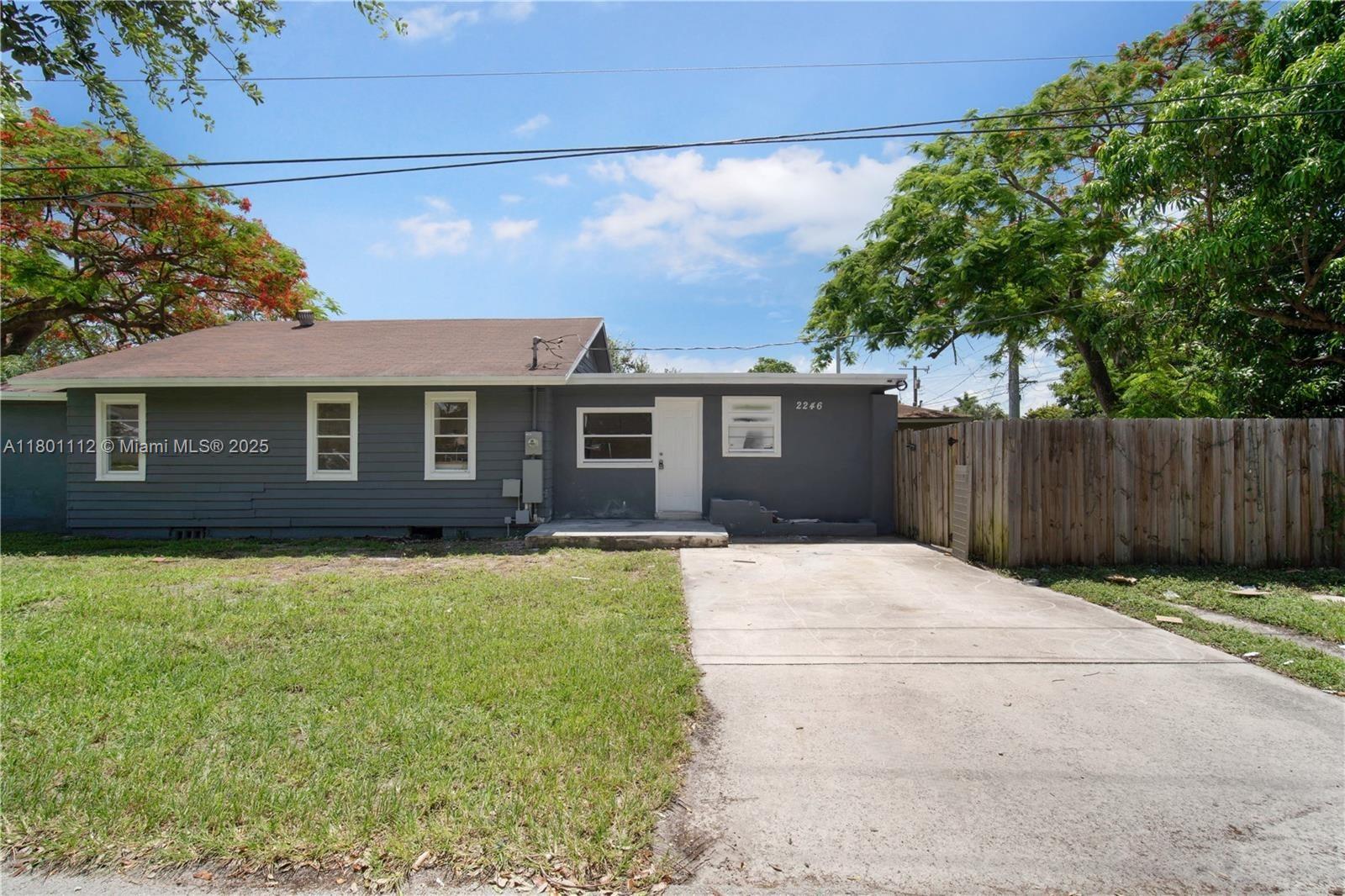 Residential, Hollywood, Florida image 2