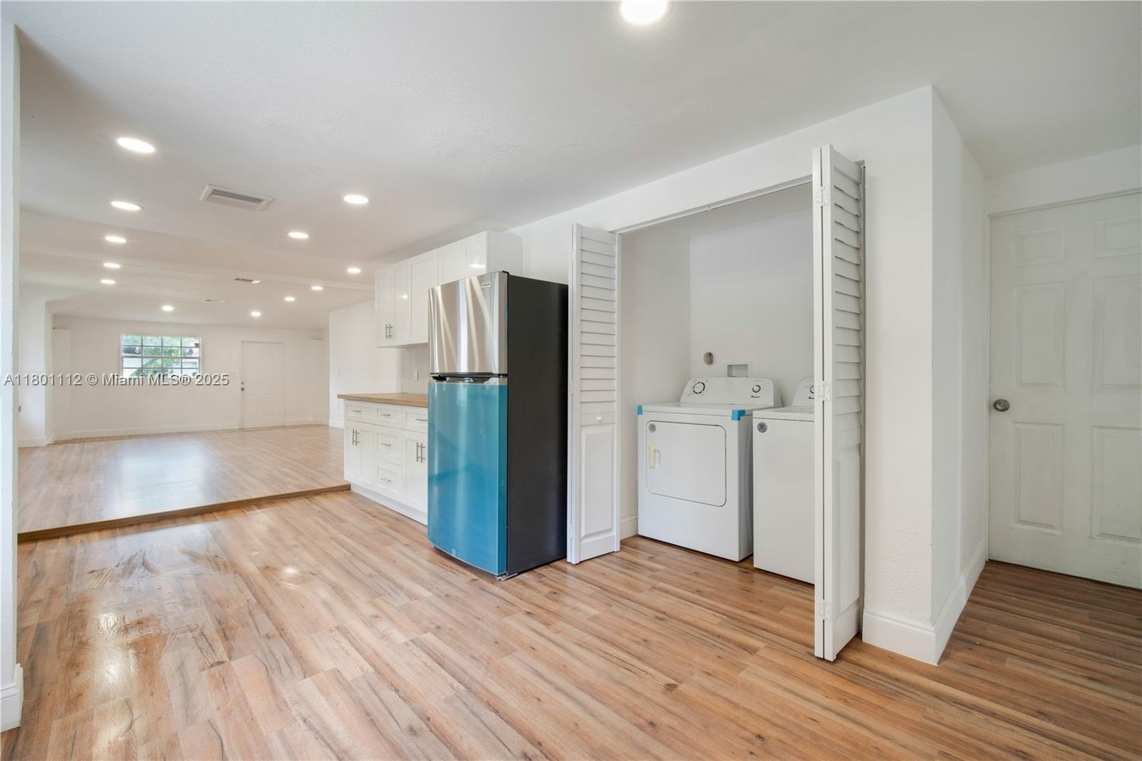 Residential, Hollywood, Florida image 5