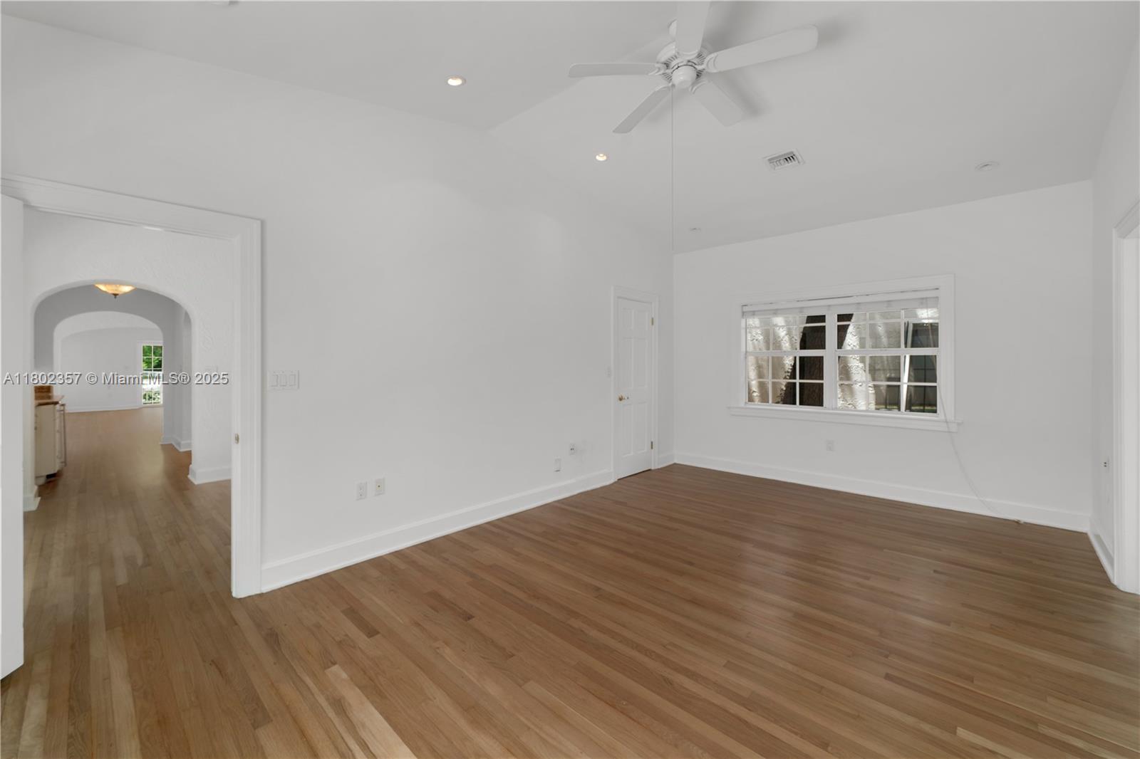 Listing Photo 13