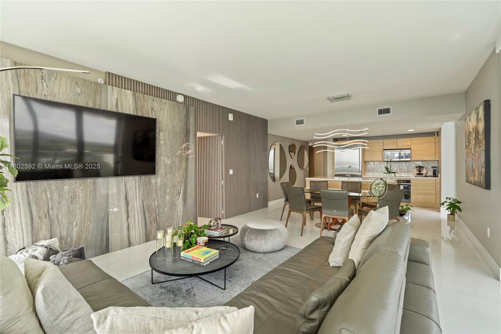 Apartamento para Alugar em North Miami Beach, FL