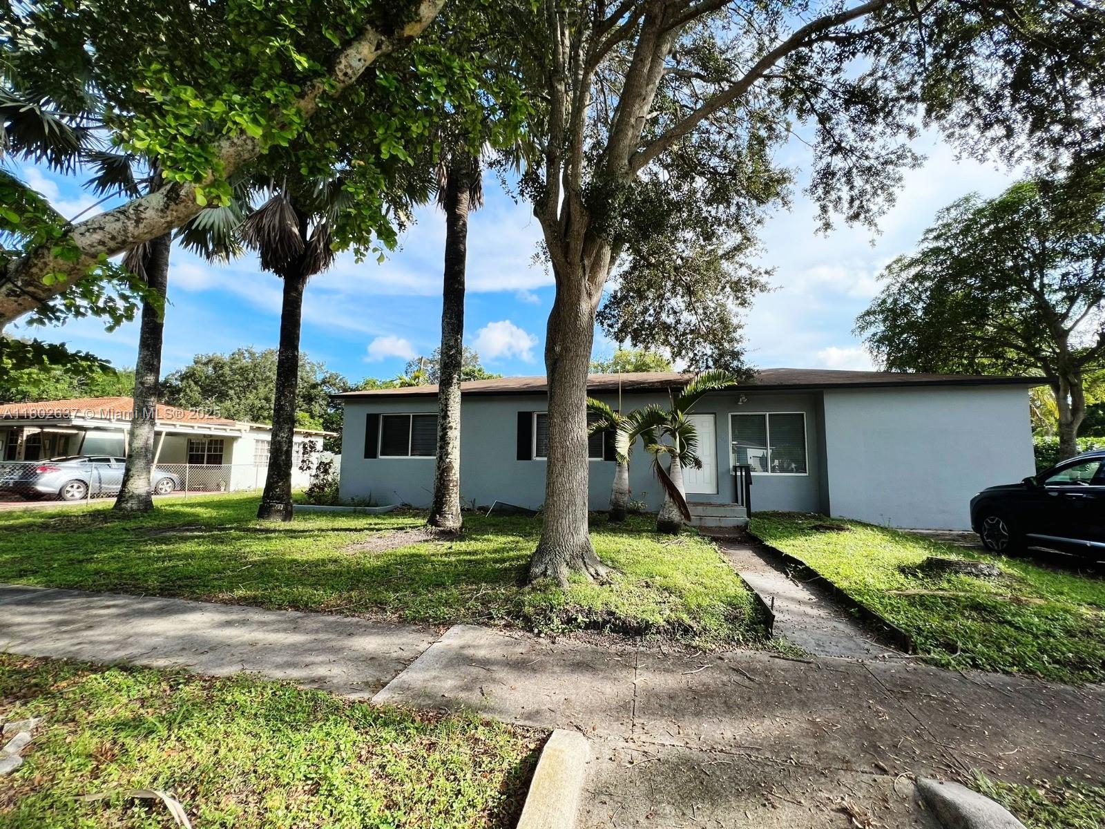 1000 NE 131st St, North Miami, Florida image 1