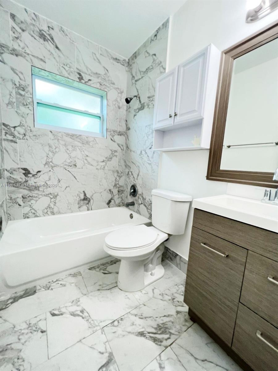 1000 NE 131st St, North Miami, Florida image 23