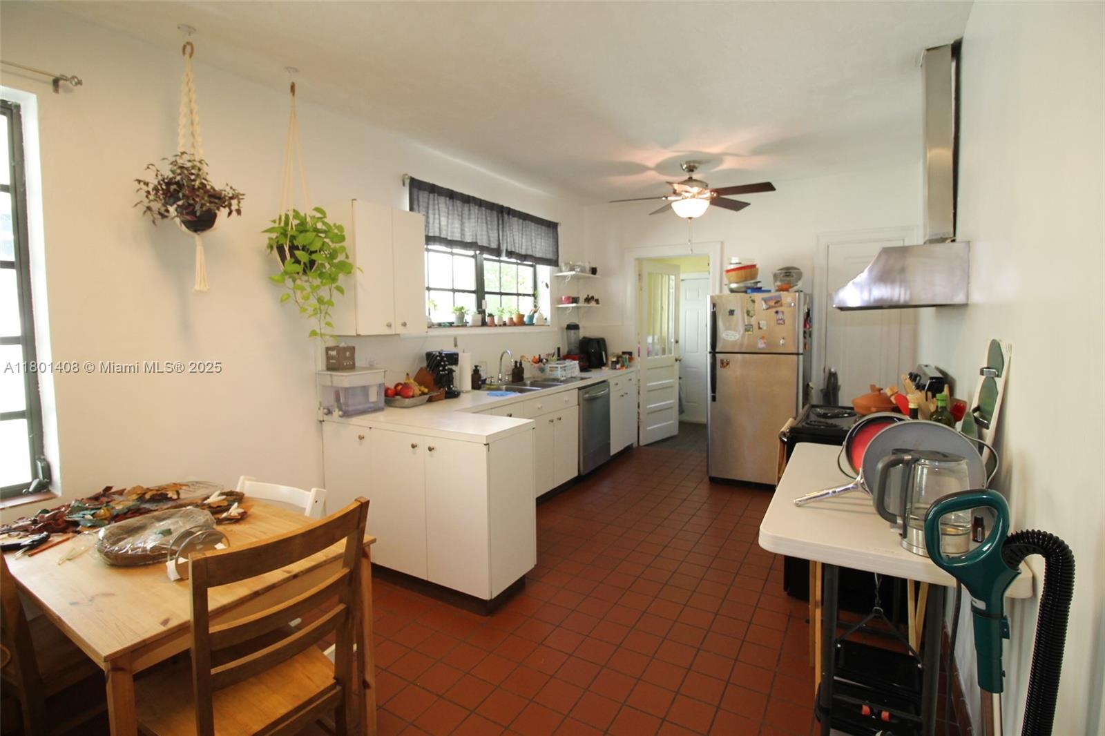 817 Lorca St, Coral Gables, Florida image 15