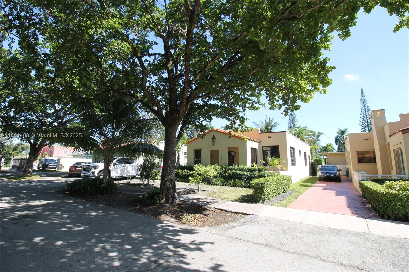 817 Lorca St, Coral Gables, Florida image 2