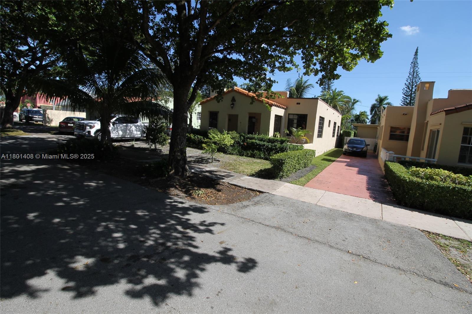 817 Lorca St, Coral Gables, Florida image 31