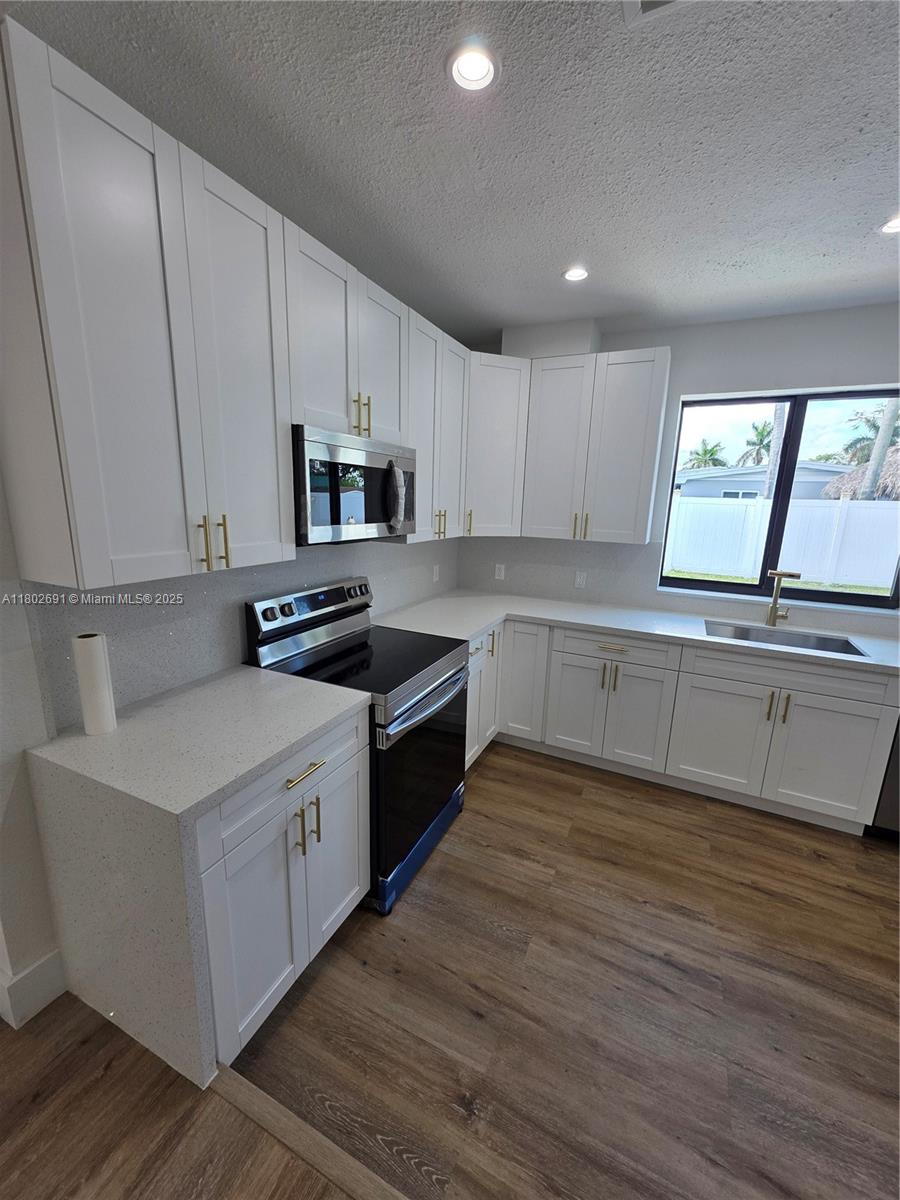 9020 SW 198th Ter, Cutler Bay, Florida image 10