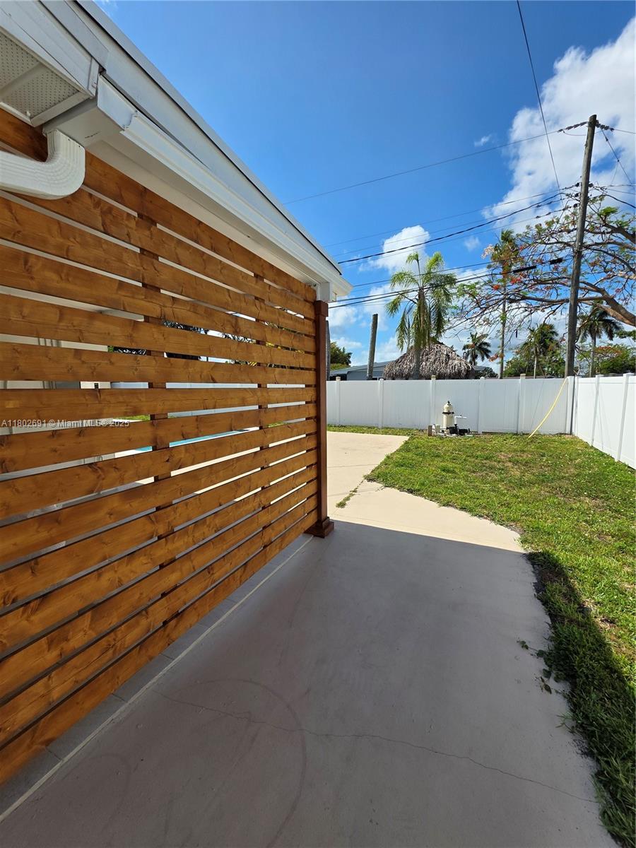 9020 SW 198th Ter, Cutler Bay, Florida image 18