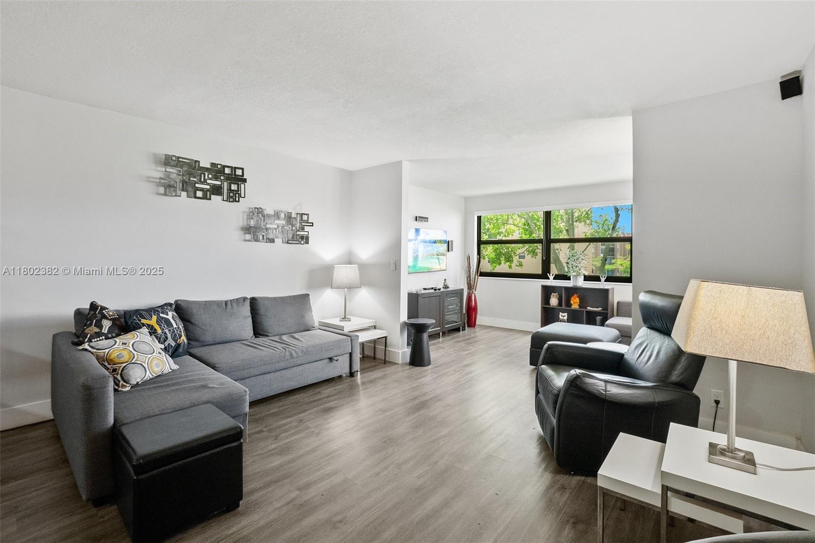 10451 Sunrise Lakes Blvd #203, Sunrise, Florida image 1