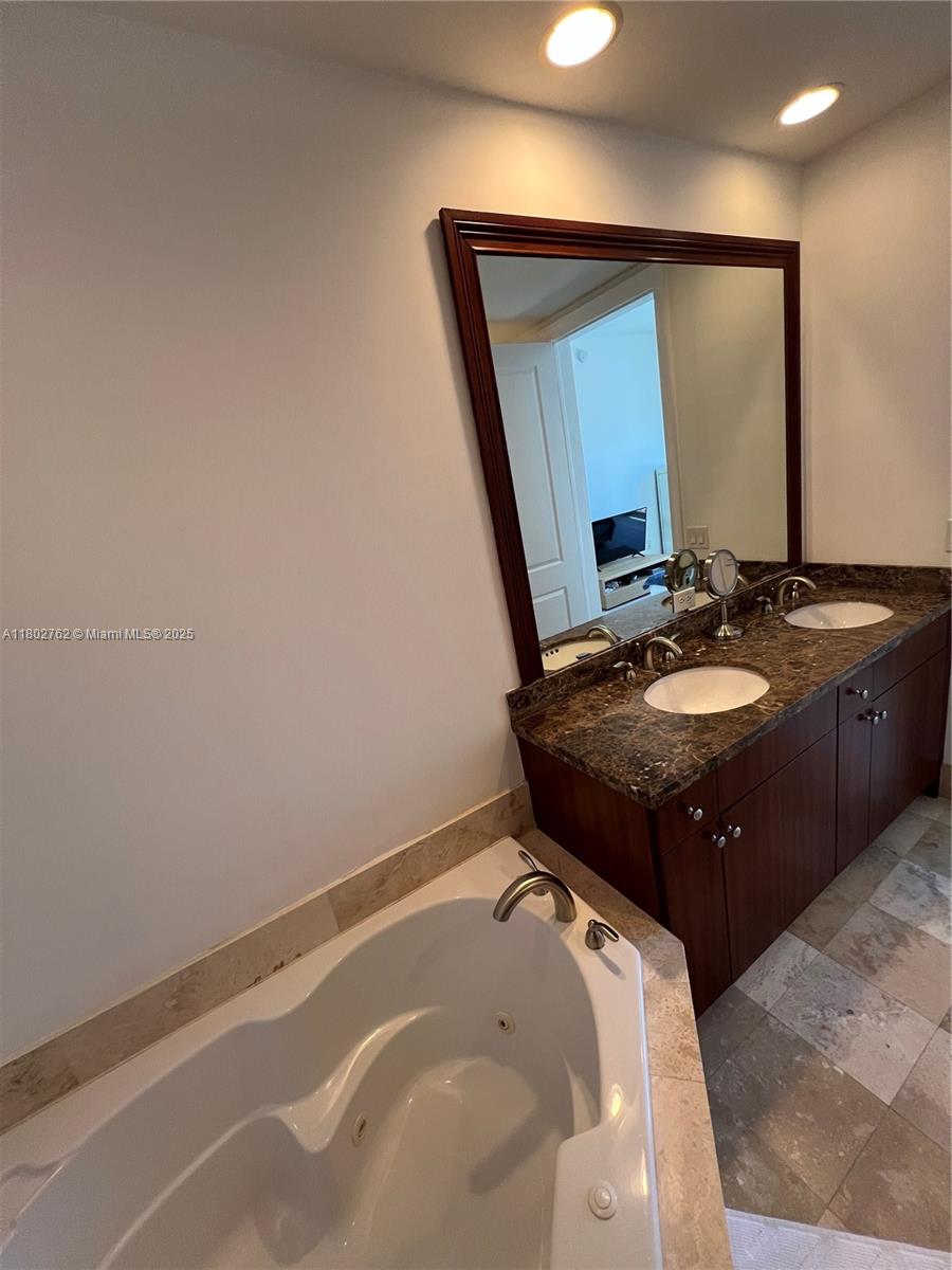 1607 Ponce De Leon Blvd #8B, Coral Gables, Florida image 6
