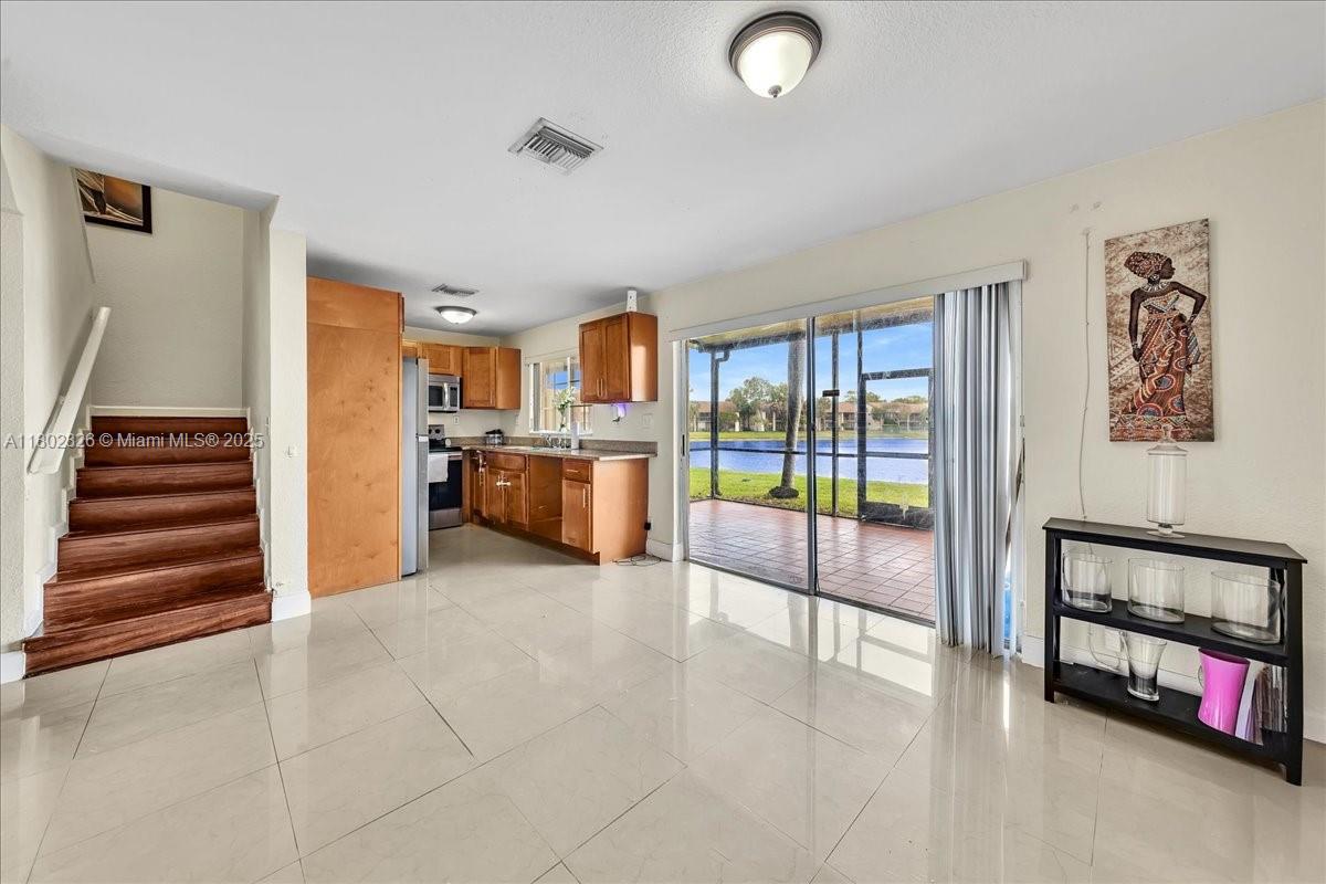 9765 NW 37th St, Sunrise, Florida image 10
