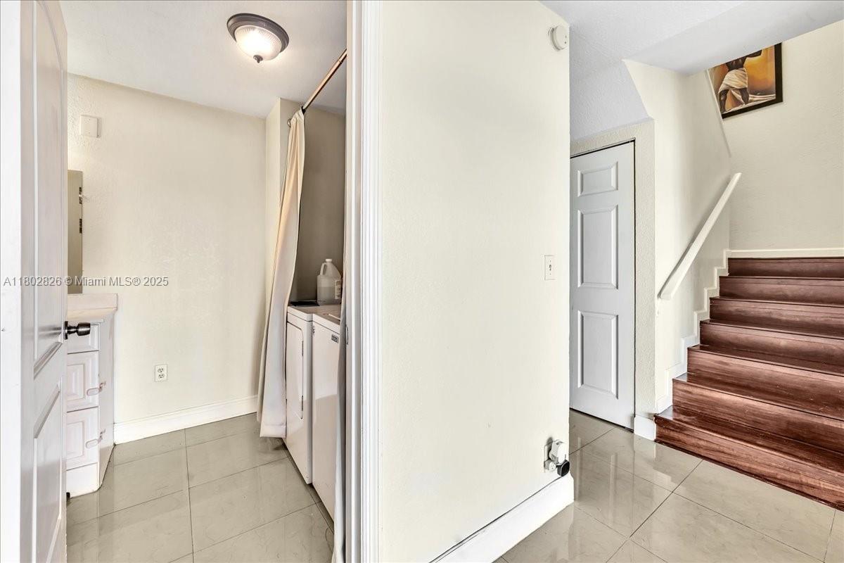 9765 NW 37th St, Sunrise, Florida image 12