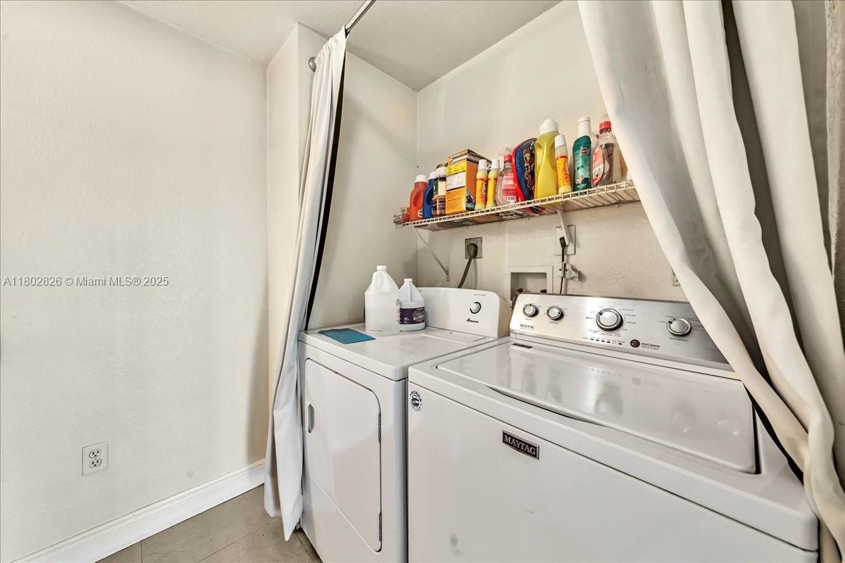 9765 NW 37th St, Sunrise, Florida image 18