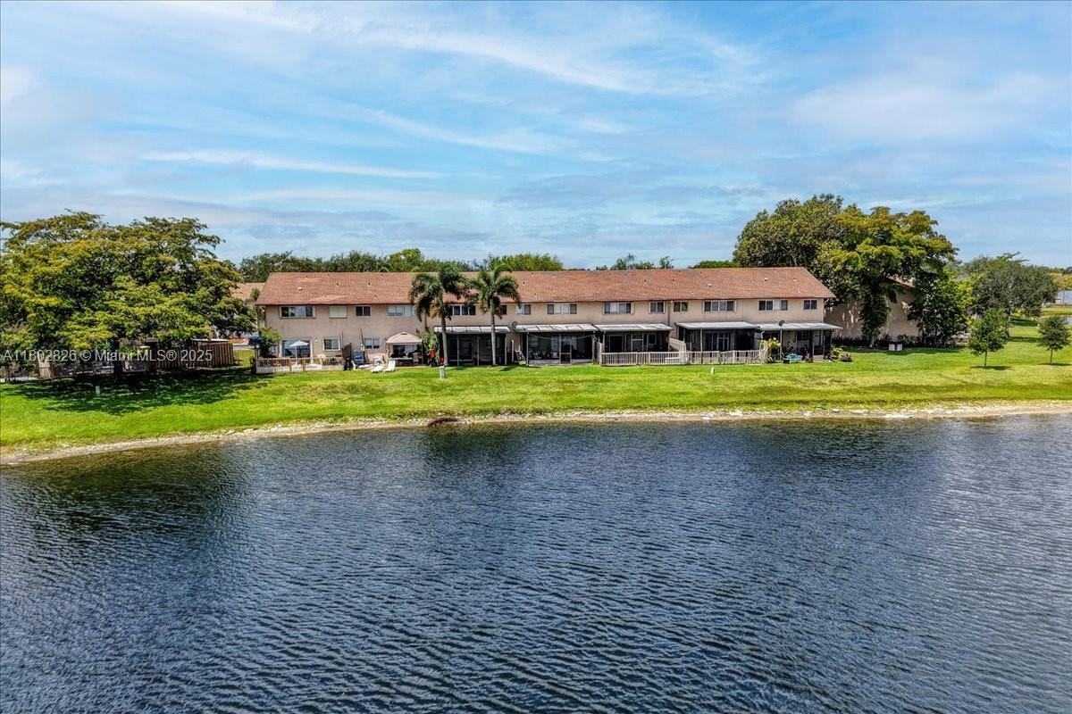 9765 NW 37th St, Sunrise, Florida image 50