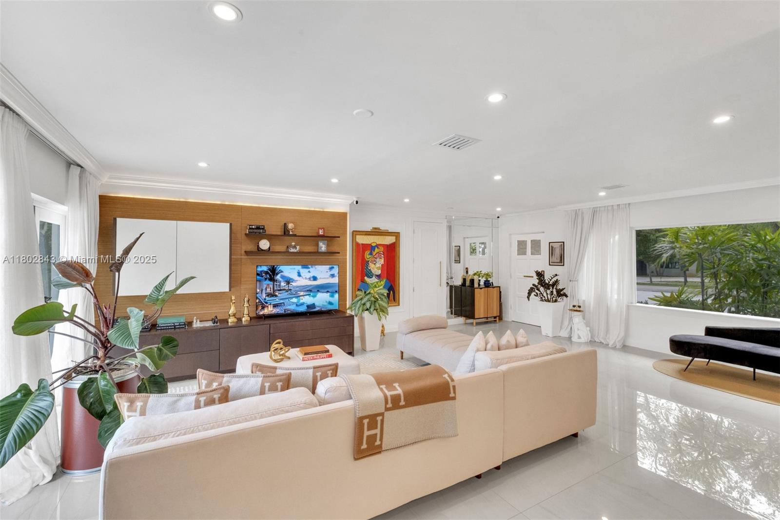 726 NE 17th Way, Fort Lauderdale, Florida image 2