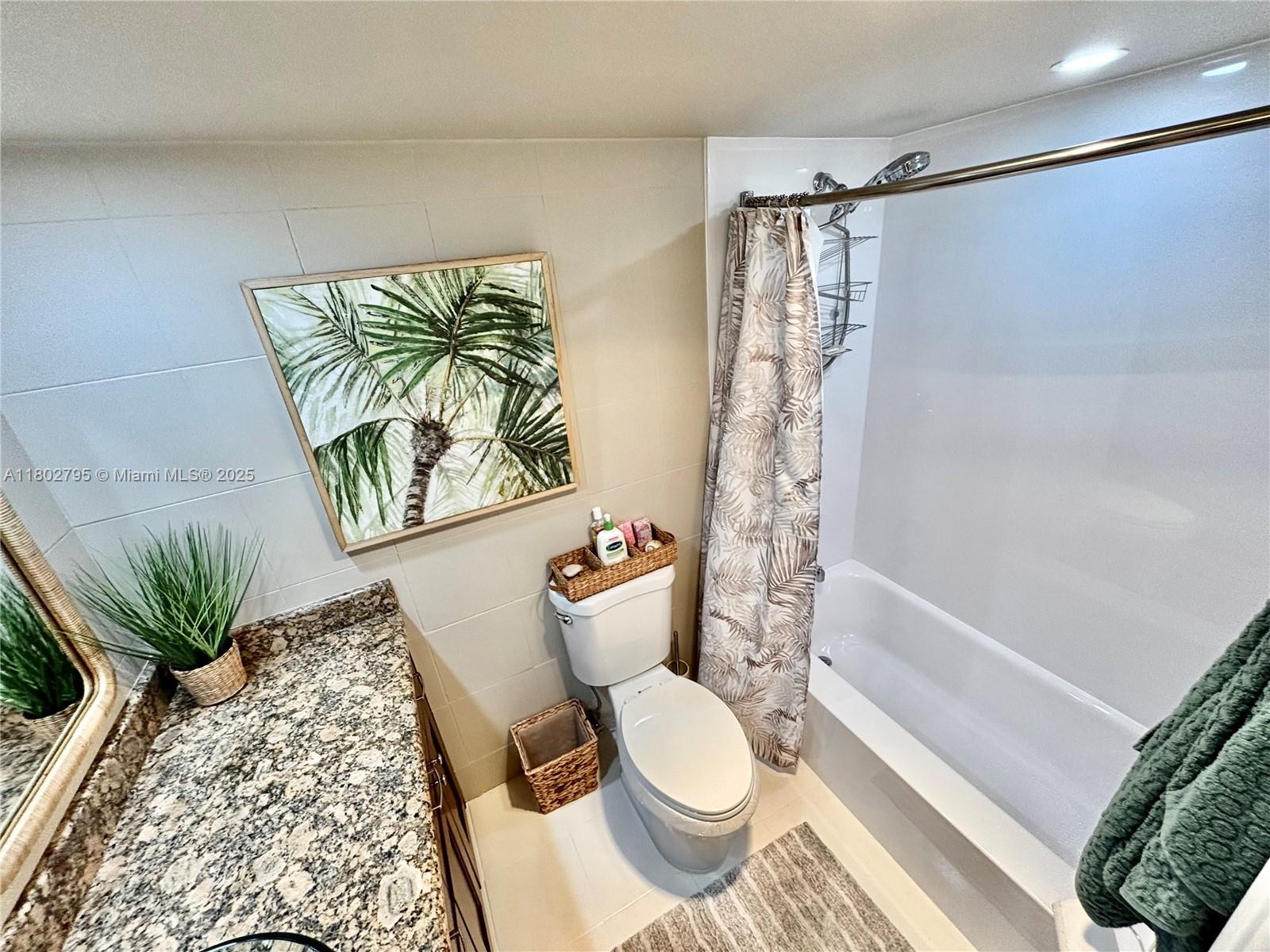 3051 S Palm Aire Dr #203, Pompano Beach, Florida image 23