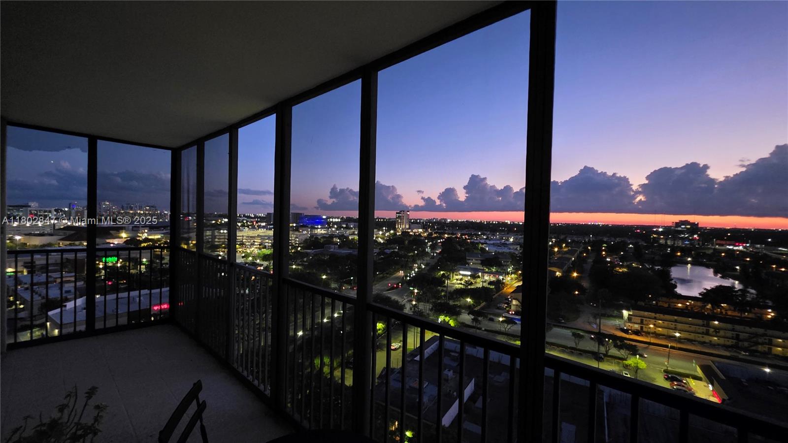 20100 W Country Club Dr #1701, Aventura, Florida image 2