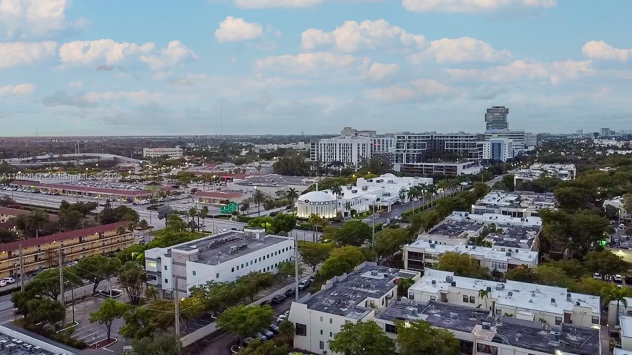 20100 W Country Club Dr #1701, Aventura, Florida image 29