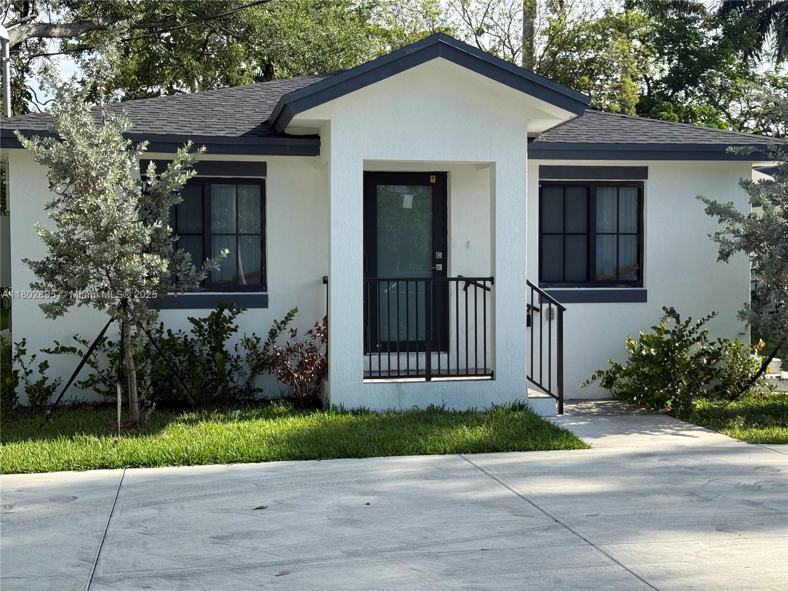 210 SW 3rd St, Florida City, Florida image 1