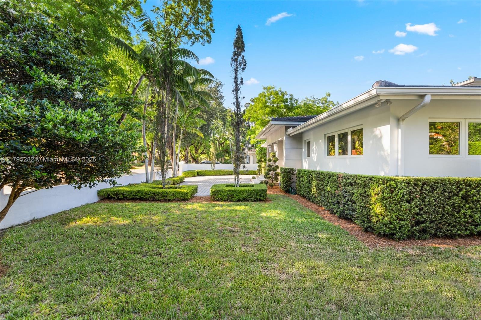 1415 Madrid St, Coral Gables, Florida image 9