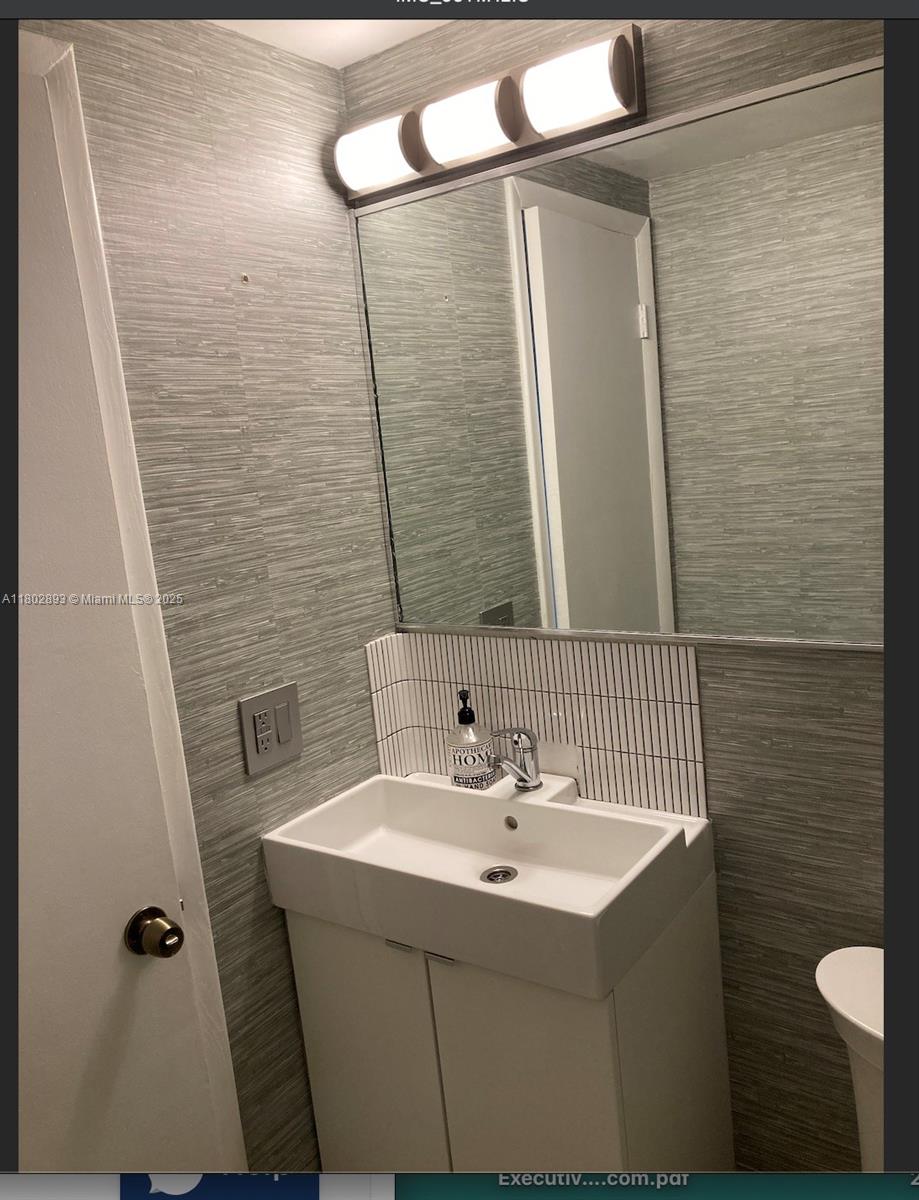 16518 NE 26th Ave #305, North Miami Beach, Florida image 10