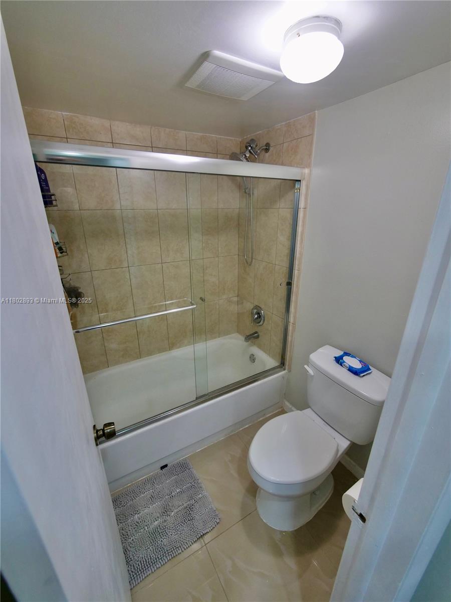 16518 NE 26th Ave #305, North Miami Beach, Florida image 19