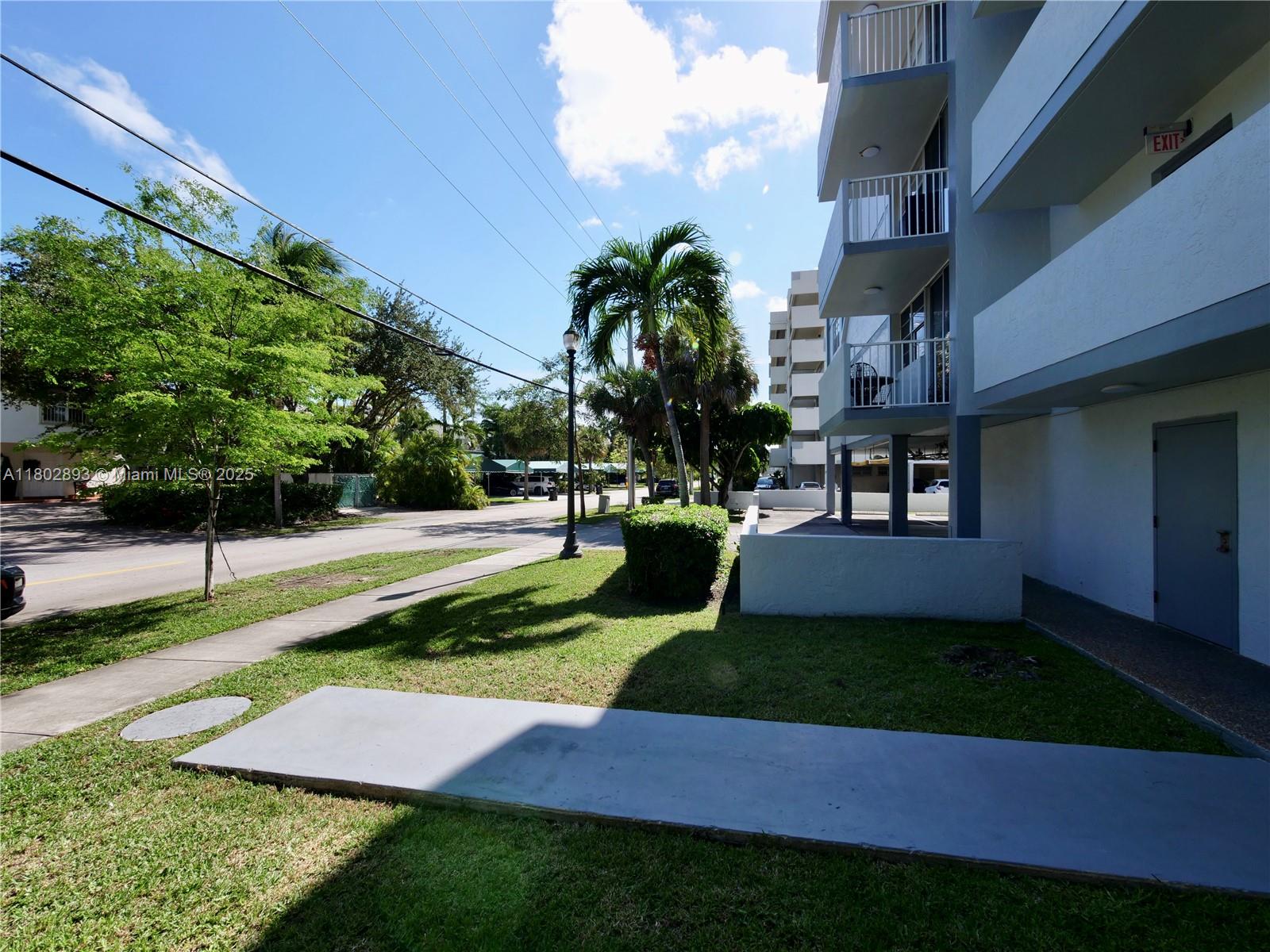 16518 NE 26th Ave #305, North Miami Beach, Florida image 21