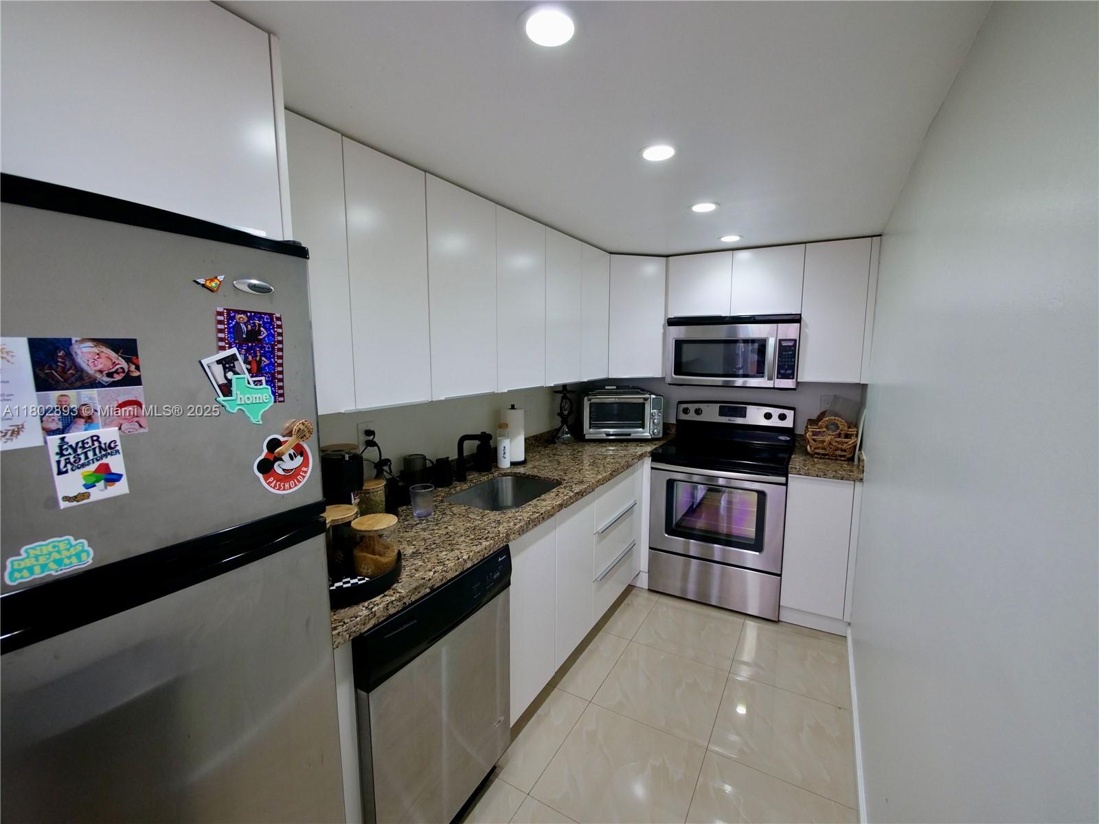 16518 NE 26th Ave #305, North Miami Beach, Florida image 5