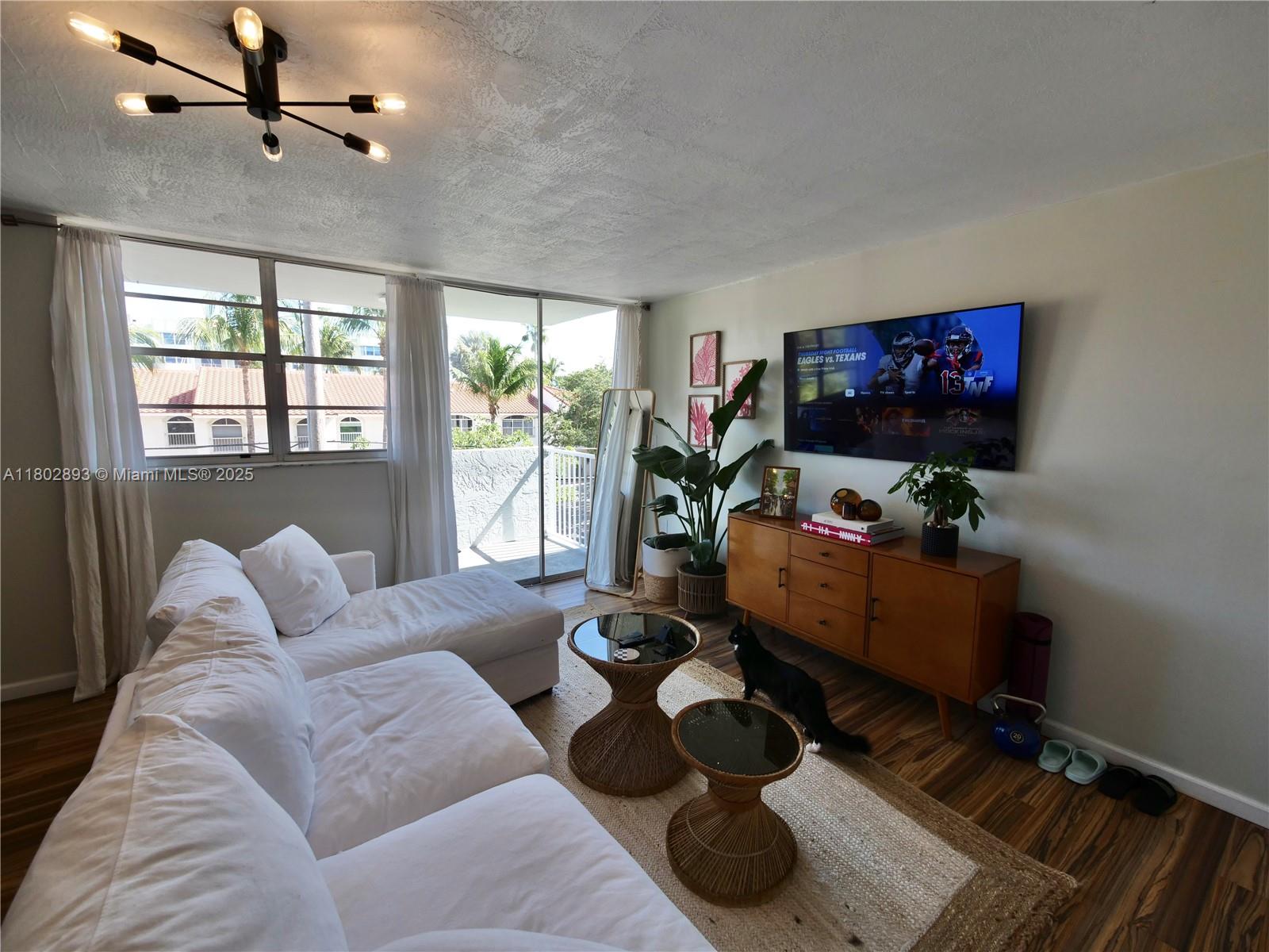 16518 NE 26th Ave #305, North Miami Beach, Florida image 8