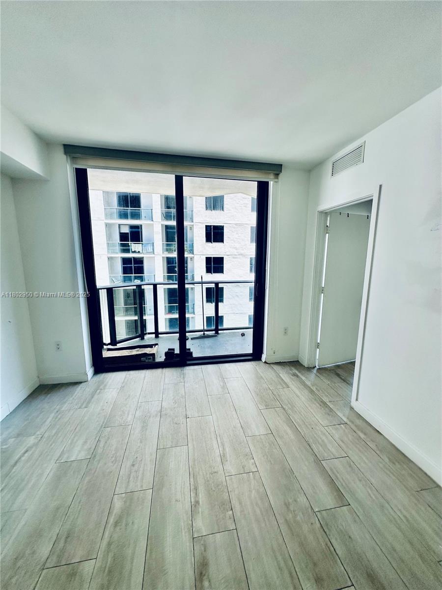 55 SW 9th St #3409, Miami FL 33130