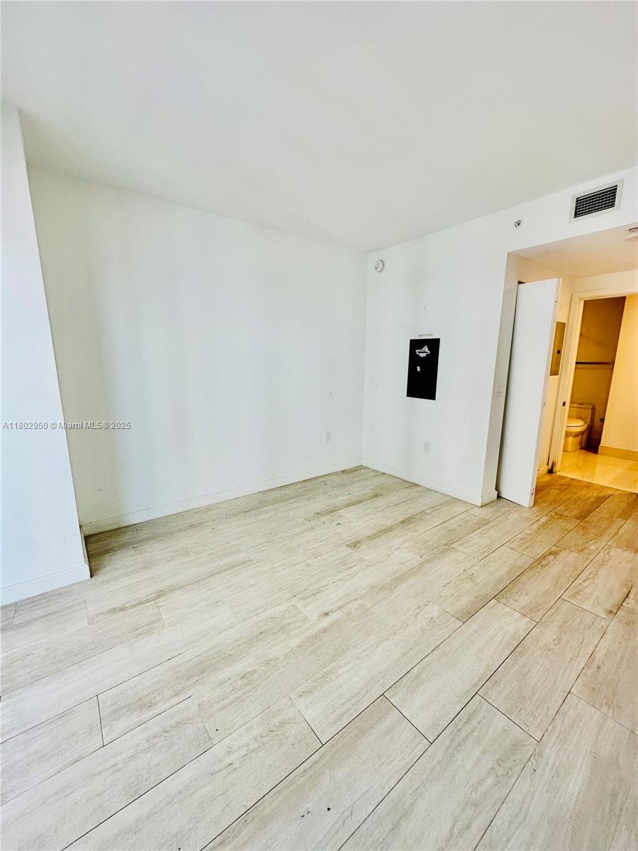 55 SW 9th St #3409, Miami FL 33130