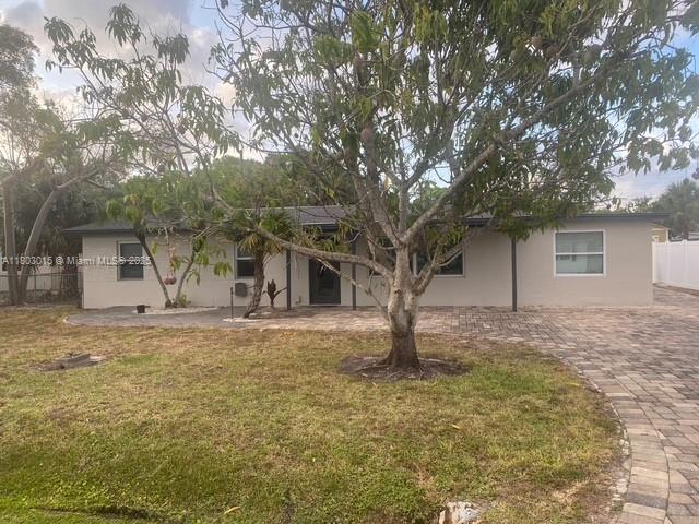3915 Lotus Dr, Naples, Florida image 2