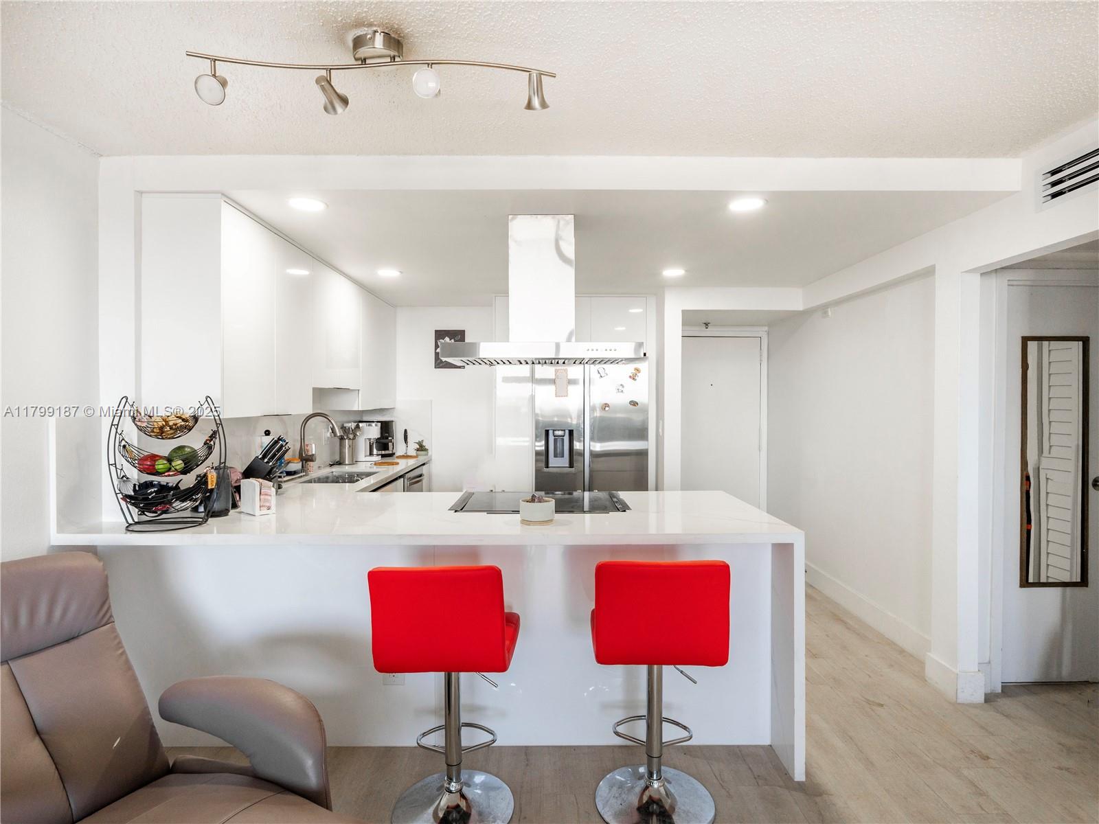 1825 W 44th Pl 1205