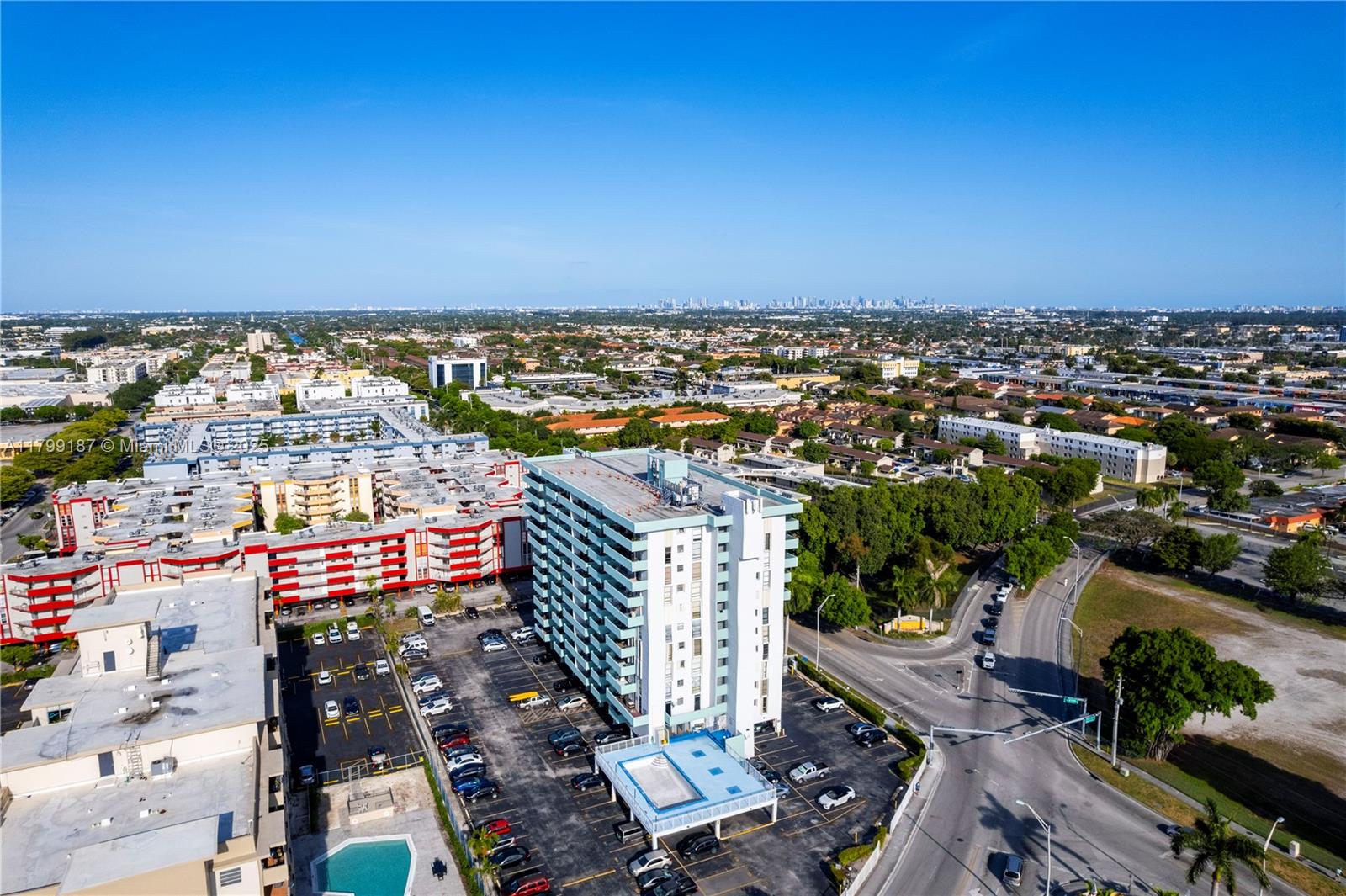 1825 W 44th Pl 1205