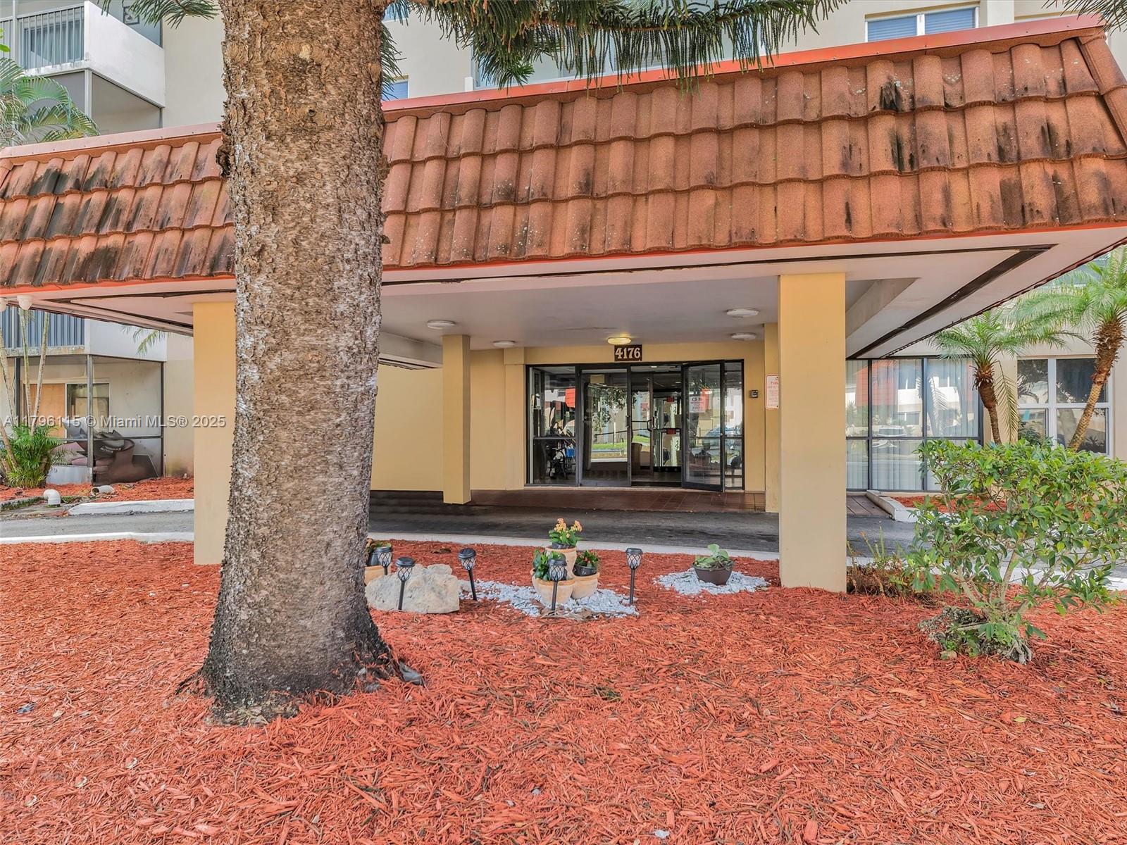 4176 Inverrary Dr #102, Lauderhill, Florida image 2