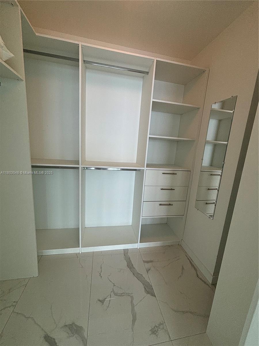 480 NE 31 #2703, Miami FL 33137