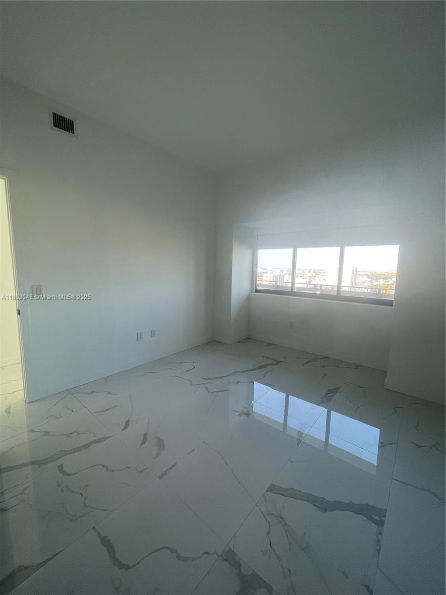 480 NE 31 #2703, Miami FL 33137