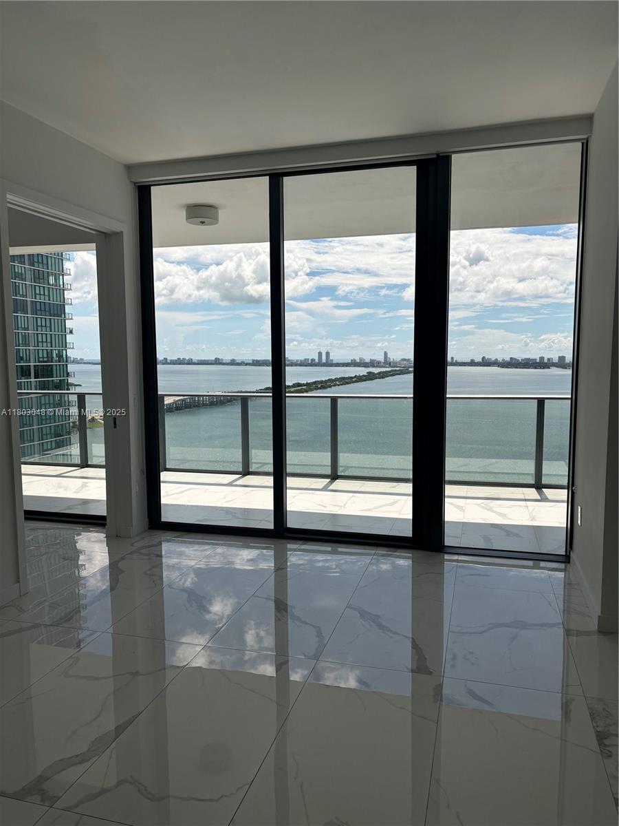 480 NE 31 #2703, Miami FL 33137
