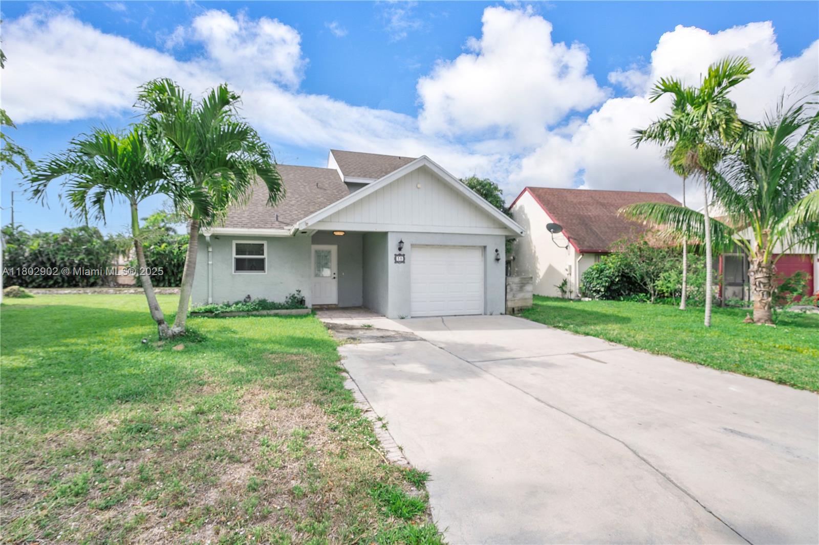 38 E Tara Lakes Dr E, Boynton Beach, Florida image 1