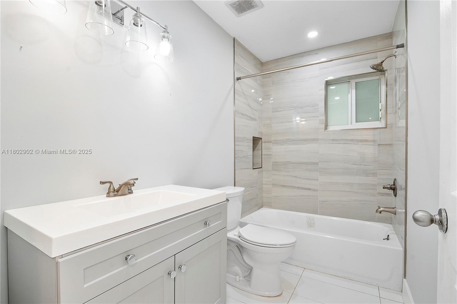 38 E Tara Lakes Dr E, Boynton Beach, Florida image 19