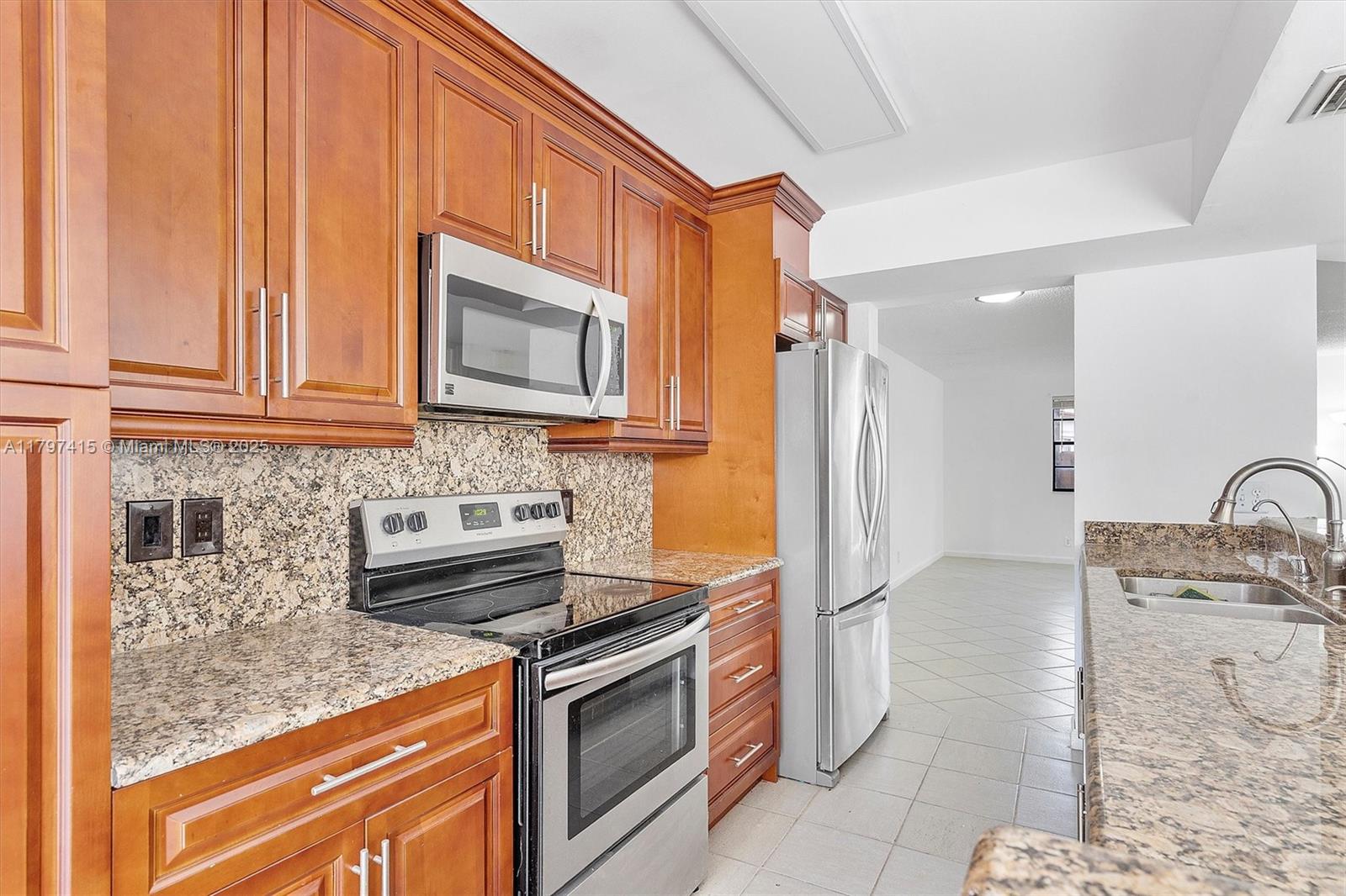 1104 NW 79th Dr, Plantation, Florida image 6