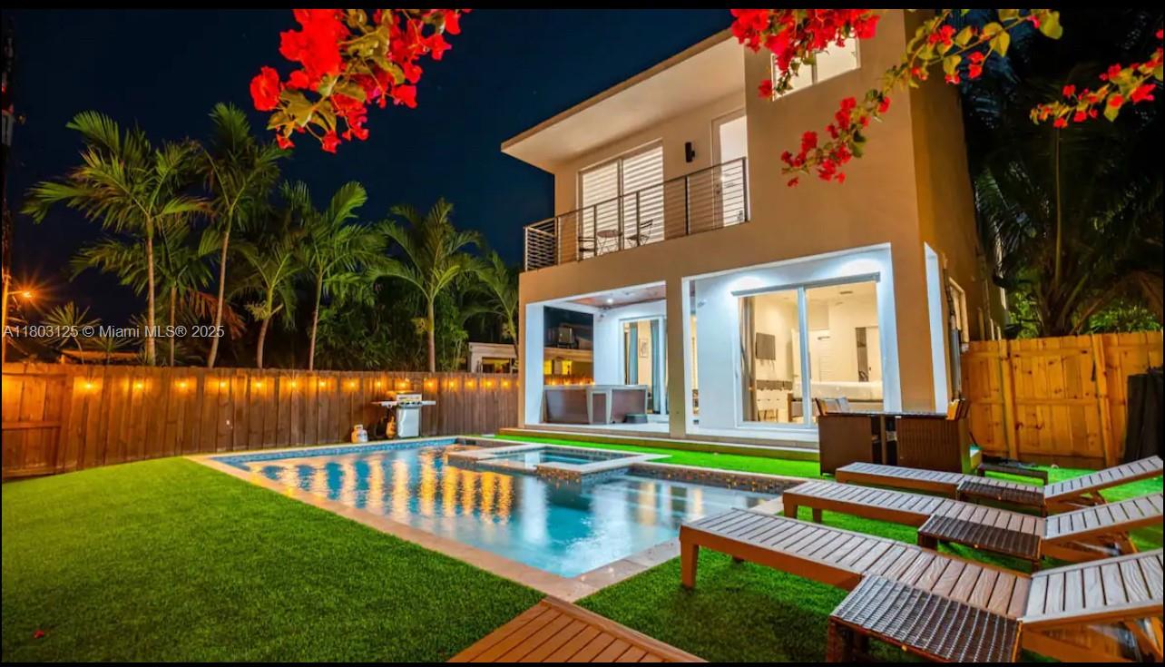 1547  Jackson St  For Sale A11803125, FL