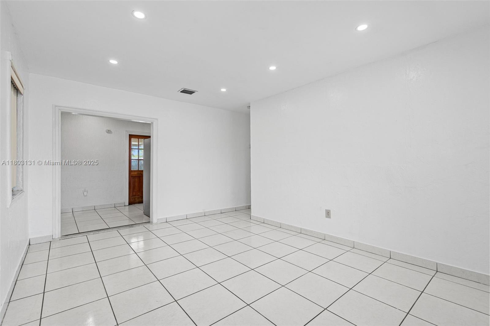 911 E 32nd St, Hialeah, Florida image 4