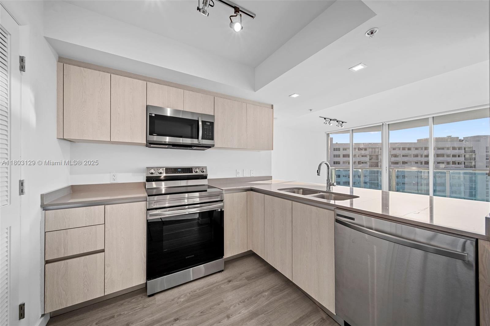 Property photo # 6