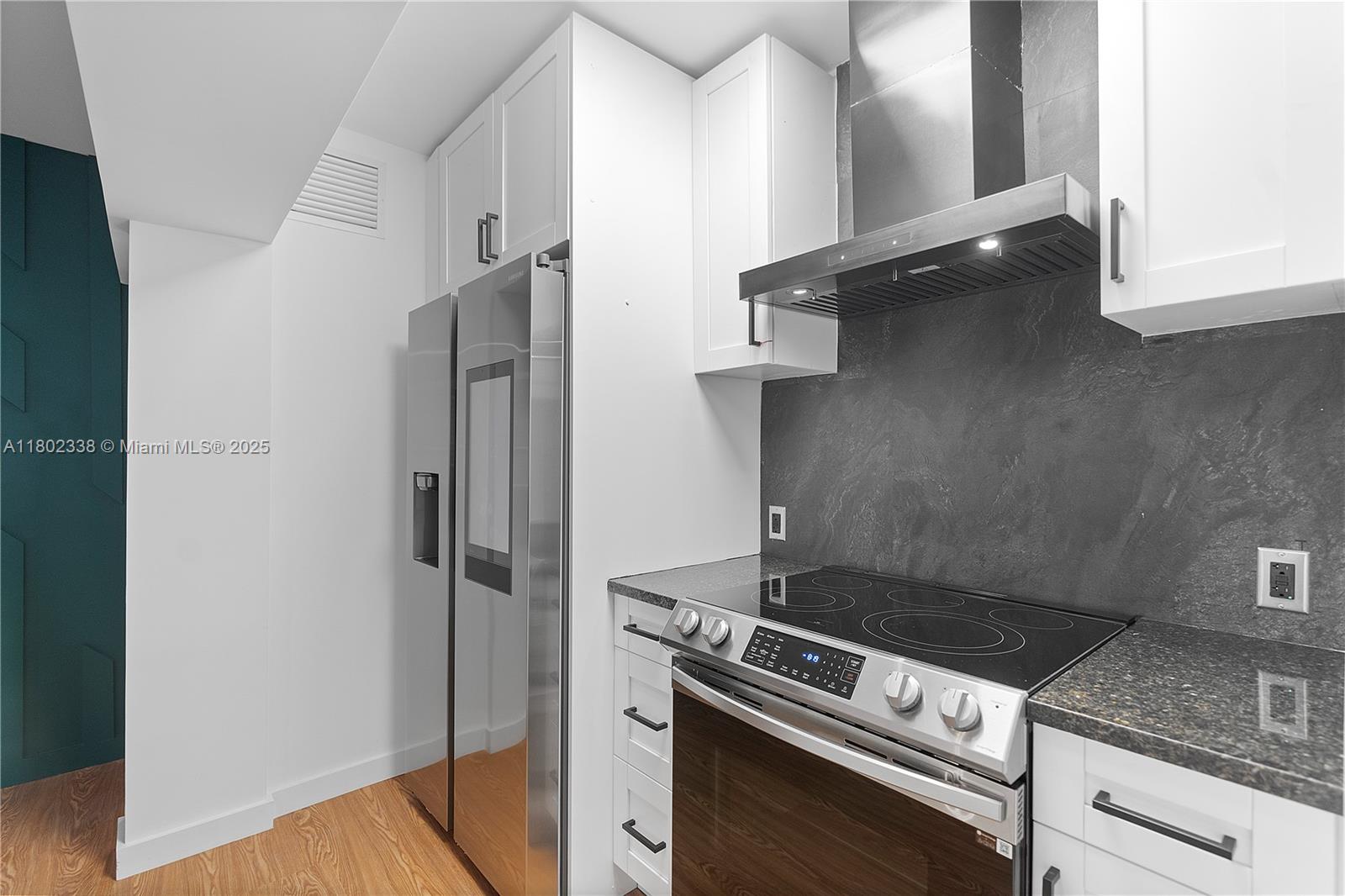 1428 NE 153rd Ter, North Miami Beach, Florida image 17